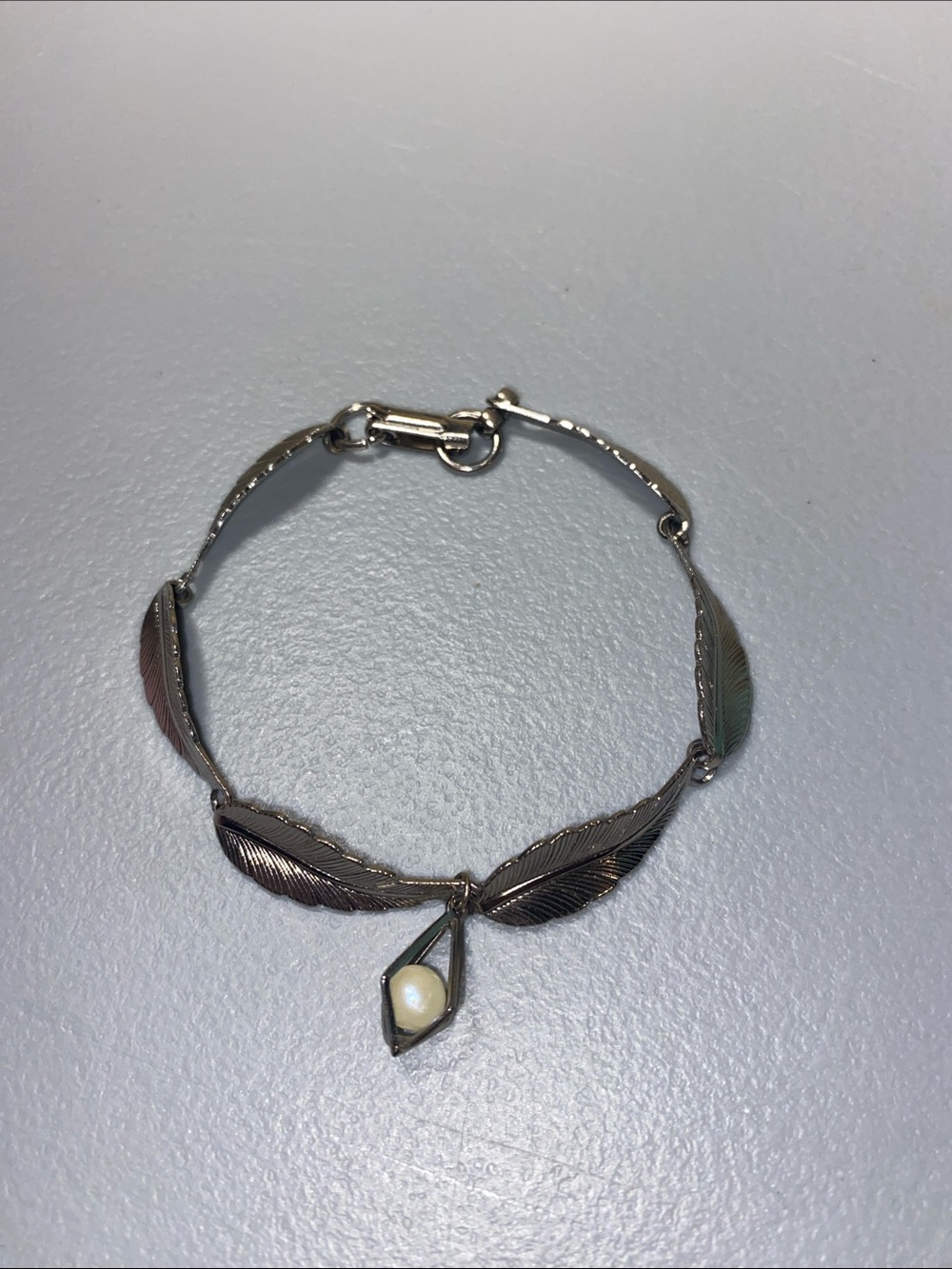 Vintage Silver Tone Leaf Bracelet with Caged Pearl Accent